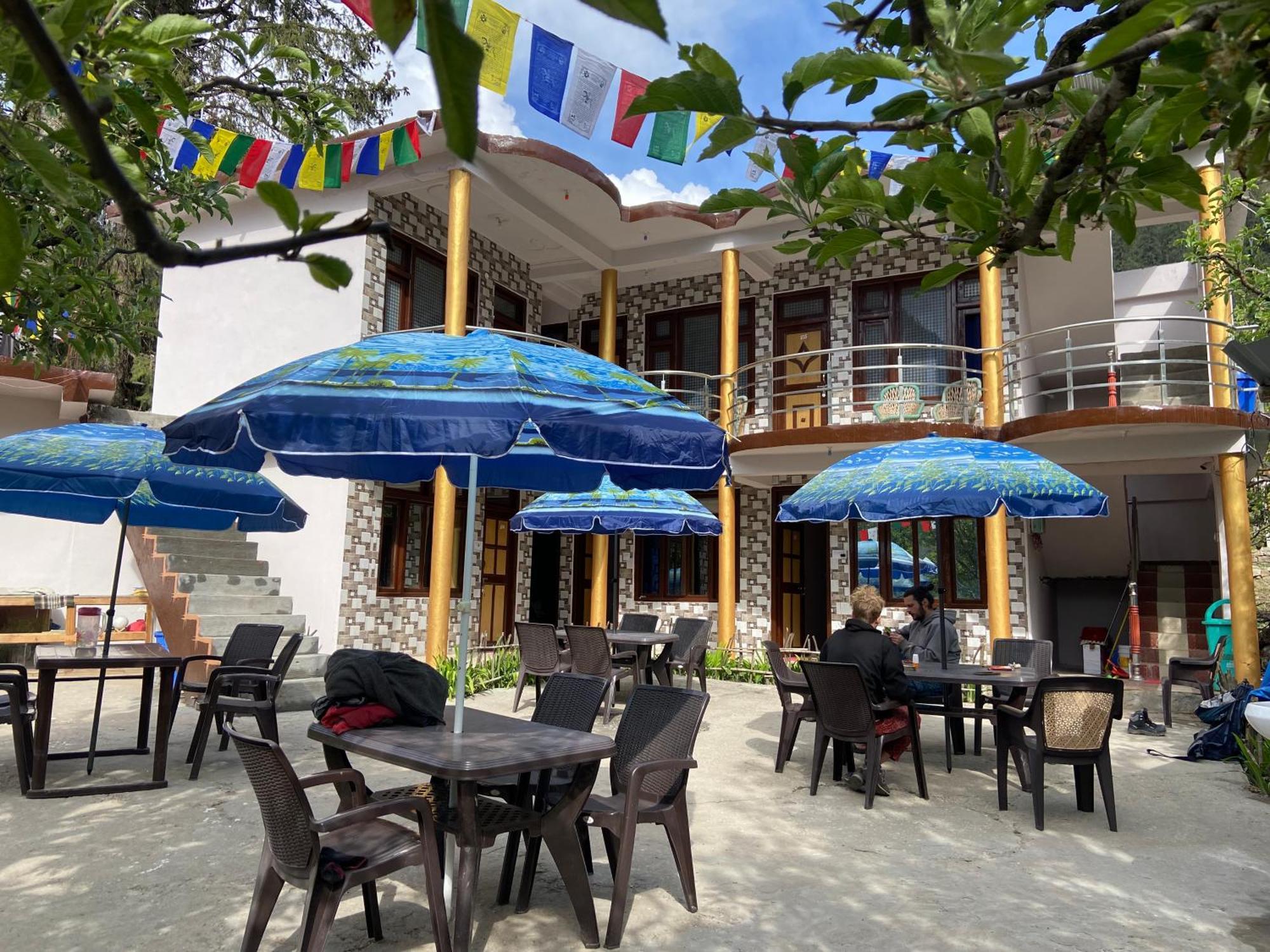 Hotel Freedom Cafe Kalgha Zewnętrze zdjęcie