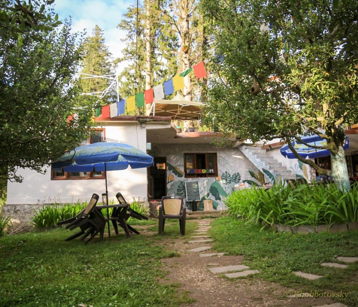 Hotel Freedom Cafe Kalgha Zewnętrze zdjęcie